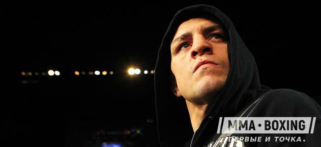 diaz hoody looking up